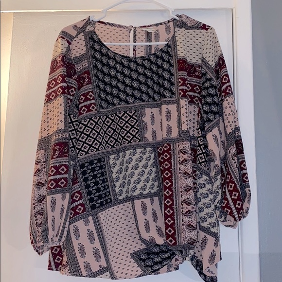 Dressbarn Top with Twist in Front - Picture 1 of 3